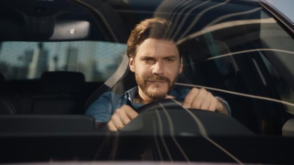 Hollywood-Star Daniel Brühl wird neuer CUPRA Markenbotschafter  